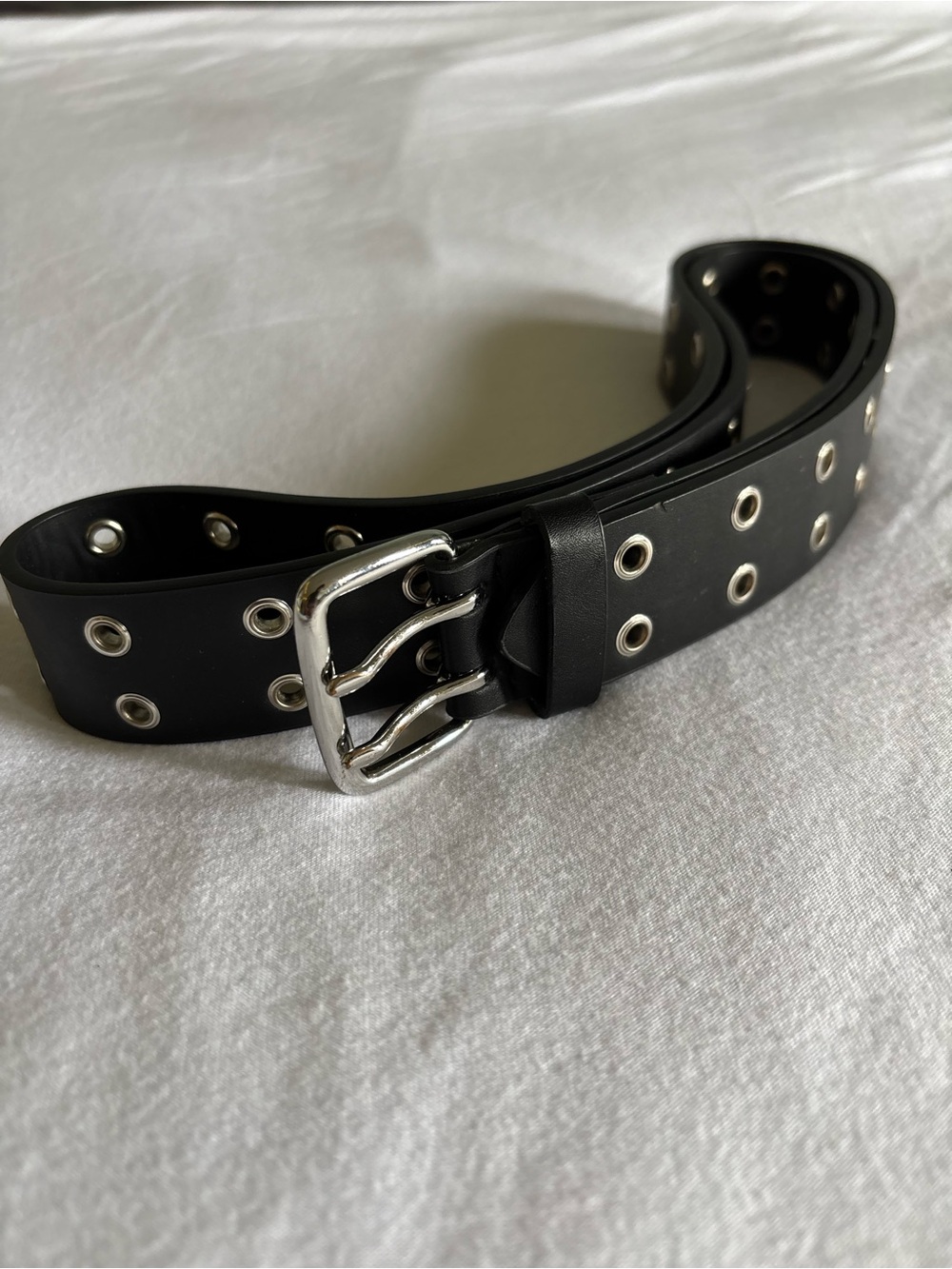 Black Double-Prong Grommet Women’s Belt